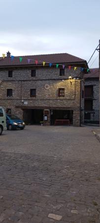 Imagen Renovación de pavimentación de un tramo de la plaza Mayor de Yésero